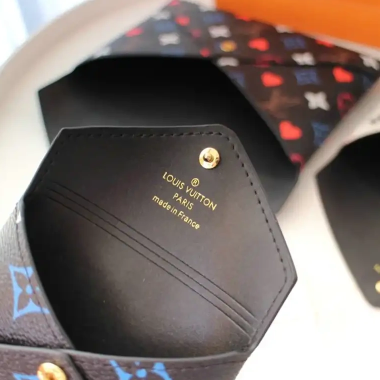 20DJ11096 LV Bag 0802